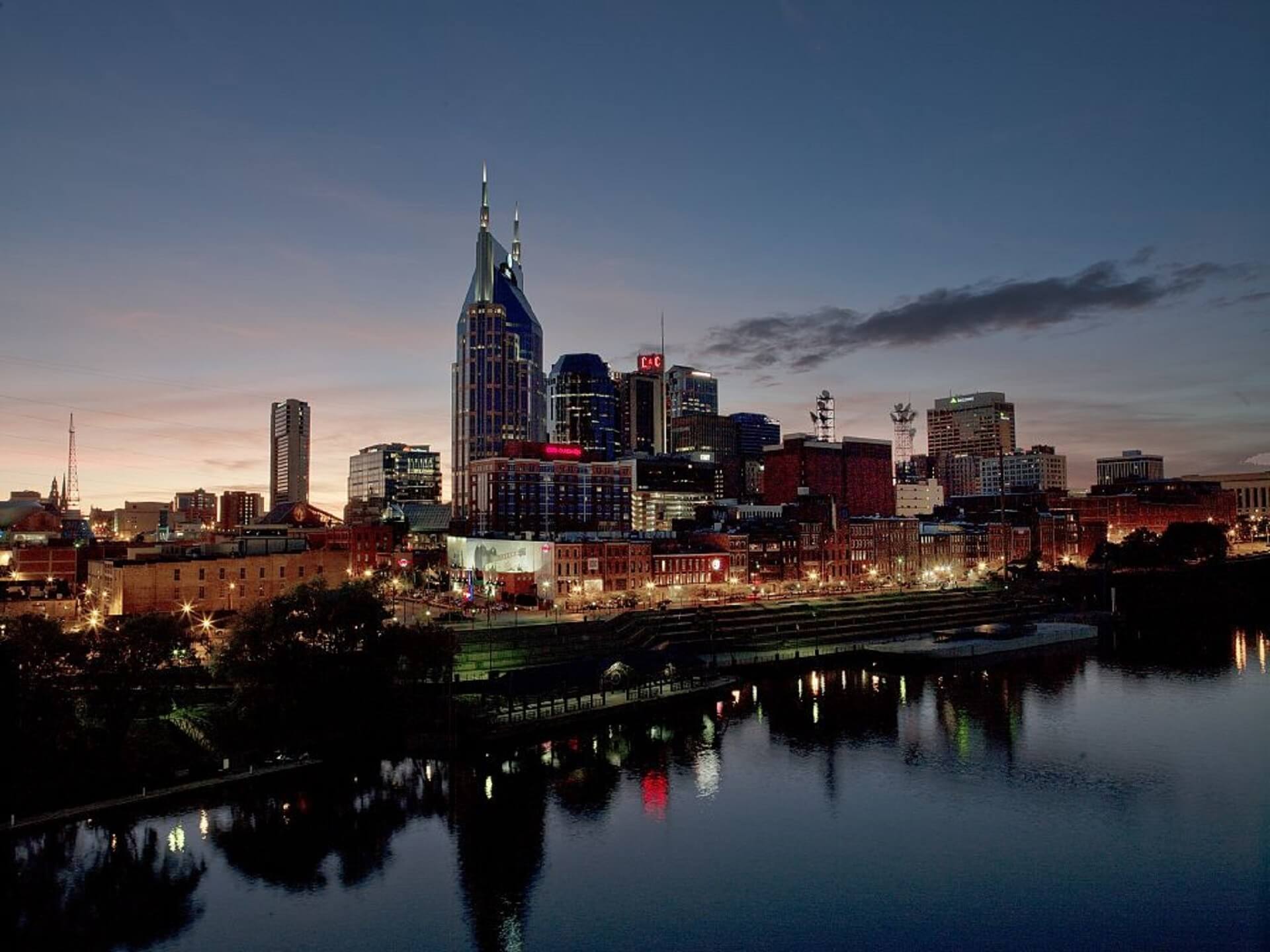 Panoramic view of Nashville at sunset