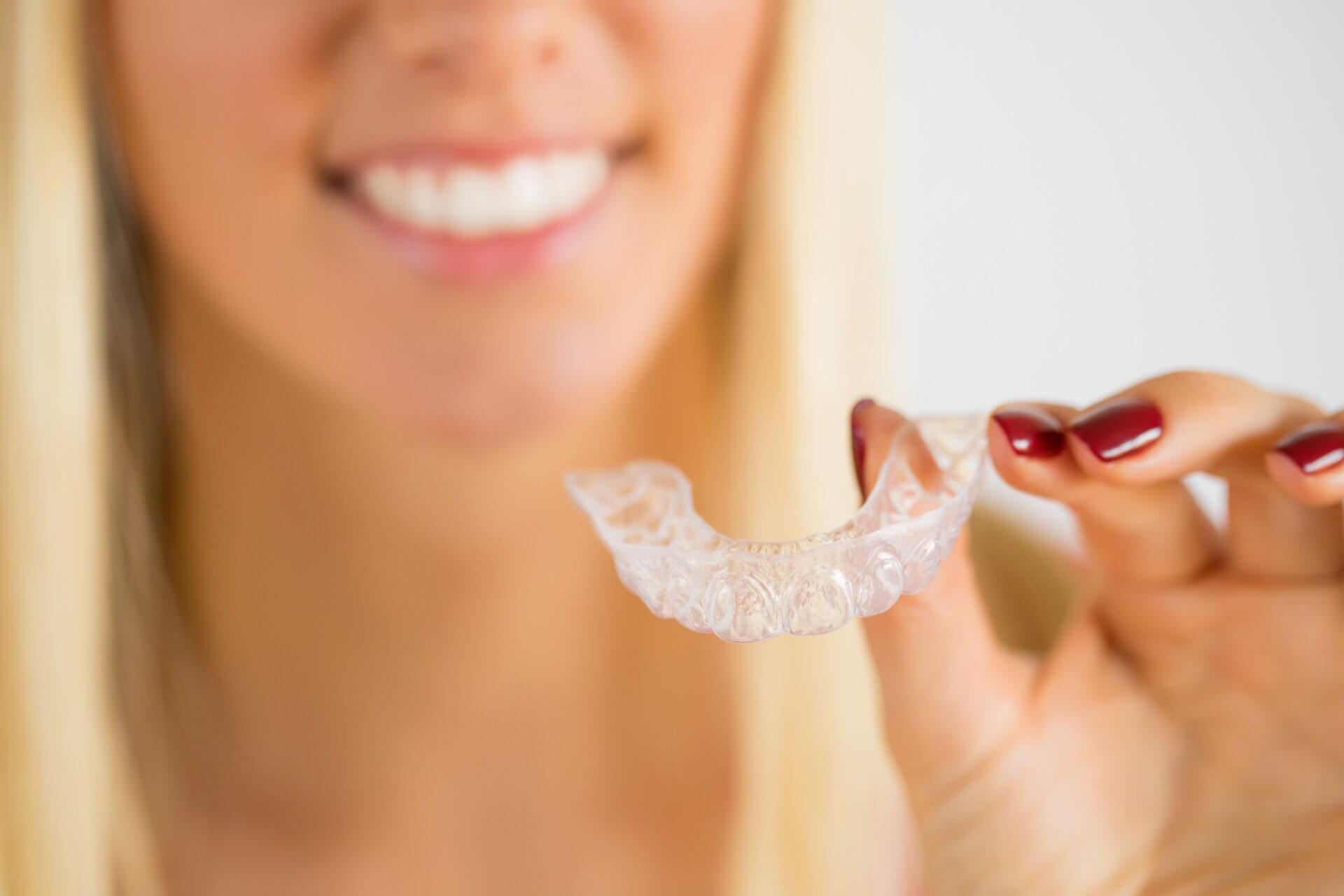 Step-by-Step Guide On How To Clean Invisalign Trays (the Right Way!)