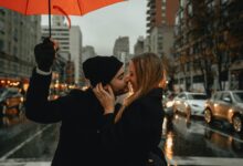 A couple enjoying the most romantic places in Manhattan