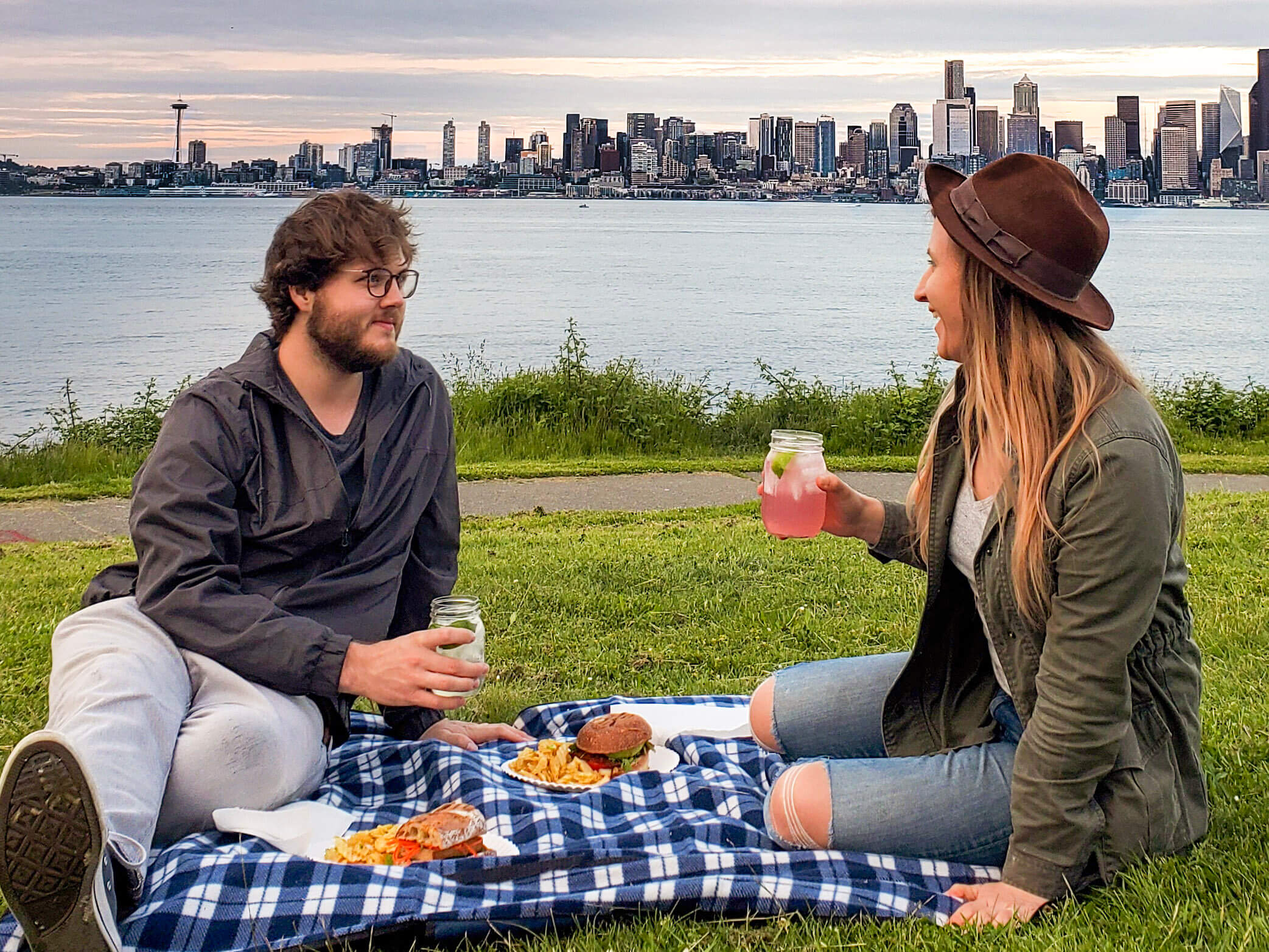 couple enjoy a fun Ways to Spend a Weekend in Seattle